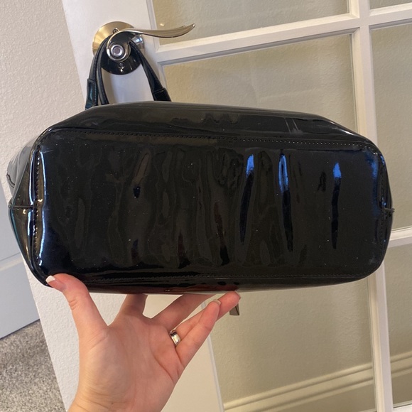 DKNY black patent tote bag with chain shoulder straps - Picture 7 of 10